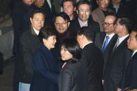 [지금 삼성동에선] 소환 통보에 다시 뭉치는 ‘박근혜 방패’들