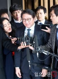 '사면 특혜' 의혹 최태원 회장 검찰 전격 소환 전방위 조사...박근혜 뇌물 수사 뇌관 되나 