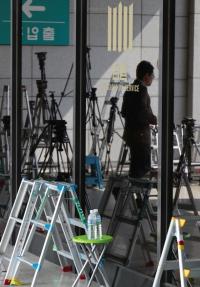 [박근혜 소환 임박] ‘각별한’ 포토라인, 조사는 ‘법대로’
