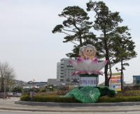 금산, 아기부처와 연꽃잎 조형물 설치 