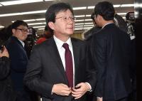 내홍 휩싸인 바른정당, 소속 의원 20명 유승민 후보에 ‘3자 단일화’ 촉구