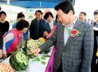 창원시, 황금연휴 맞아 '창원 수박축제' 성황