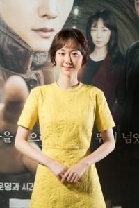 이유영 “첫 드라마 ‘터널’ 운 좋아…연인 김주혁도 응원”