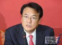 ‘한국당’ 정진석 의원, “도움 안되는 사람들 육모 방망이로 뒤통수 뽀개야” 비난 
