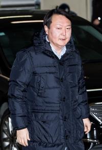 '윤석열 패닉' 검찰 내부 "직급 잘못 붙은 줄…"