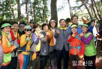[포토] 허성곤 김해시장, 제14회 신어산철쭉제 참석