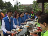 인천시 코스모스봉사단, `사랑의 밥차` 봉사활동
