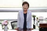 미소 짓는 김현미 의원