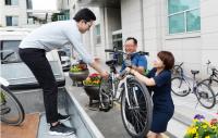 동대문구, 복지사각지대 주민들에게 재생자전거 15대 전달