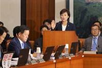 선서하는 김현미 후보자