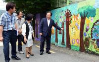 김석준 교육감, 구서초와 구서여중 방문해 현안 점검