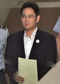 이재용 징역 5년, 법조계 “삼성 전략 완패에도 2심 여지 남겨”