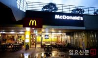 “햄버거병에 집단장염까지” 맥도날드, 문제의 불고기 버거 판매중단 결정