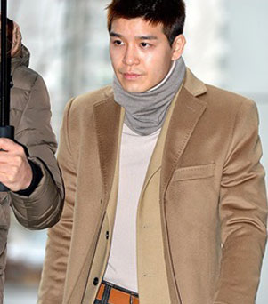 [스토리뉴스] ‘코트왕’ 강성훈·이규철·이서현…그들이 입는 ‘어마무시한’ 혼용율의 겨울 코트들