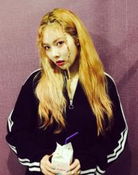 현아 근황, 우유 들고 매혹적 포즈 눈길 "일상이 화보네"