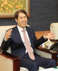 이진훈 대구 수성구청장, '실사구시에서 답을 찾다' 출판기념회 개최