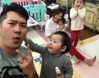 '다둥이맘' 쿨 유리, 세 아이 돌보는 크리스마스 근황 공개 "폭풍육아" 