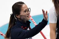 [평창올림픽]“영미 영미!”…여자 컬링 대표팀, 포상금 1억 2천만원 받는다