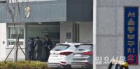 ‘MB옥중조사’ 위해 구치소 출입하는 신봉수 부장검사