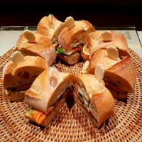 [요리조리] 아시아와 유럽의 조화, ‘반미’ 샌드위치의 유래는…