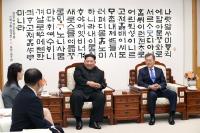 [판문점선언 전문] “비핵화, 종전 선언, 평화협정” 판문점 선언 파격 합의 이뤄내 