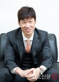 “한국 축구 부흥 위해”…박지성, 월드컵 해설 마이크 잡는다