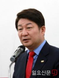 민주당 대구시당, "검찰, 권영진 시장 소환조사가 우선"