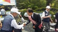 [포토] 김성진 부산시교육감 후보, 민주공원 찾아