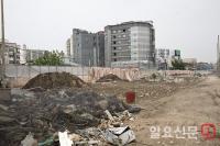 불 꺼진 홍등가 '청량리588' 재개발 현장 "100만원 줄 테니 나가라네요" 