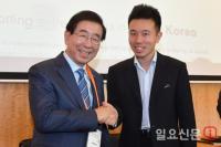 싱가포르 박원순 시장, 북한 창업교육 NGO 대표 간담회