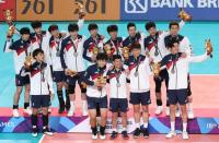 [아시안게임] 한국 남자배구대표팀 이란에 완패 은메달...여자배구는 일본 꺾고 동메달