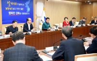이철우 지사, "직원들, 기업 투자 고민하고, 기업 입장 행정 펼치는 것이 중요"