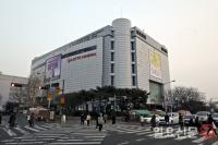 복합쇼핑몰 의무휴업 규제 역설, 10중 9 중소브랜드·개인위탁관리자·자영업자 입점 