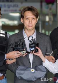 '마약 투약' 박유천, 징역 10월 집행유예 2년 선고