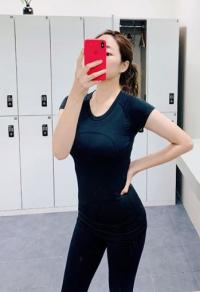 ‘둘째 출산’ 김효진, 18kg감량 성공 레깅스 몸매 인증샷 “겨우 짬내서 운동” 
