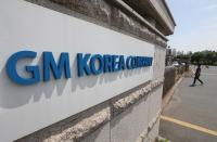 '이러다 트랙스 물량 빼앗길라' 한국GM 노사 '강대강' 대치 후폭풍