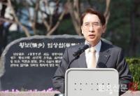 교보생명 신창재-FI 풋옵션 갈등, 임원진 책임공방으로 번지나