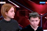 열 살 꼬마가 진짜로? 러시아 초등 커플 임신 논란
