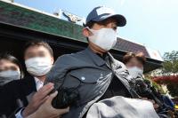 스타모빌리티 대표 자택에서 체포 ‘라임 김봉현-정치권 연결 의혹’