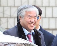 "전광훈 목사 코로나19 양성…격리 치료 필요"