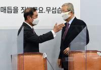 “윤석열이 ‘뇌물 전과자’와 손 잡겠나…” 김종인 작심 저격한 김병준