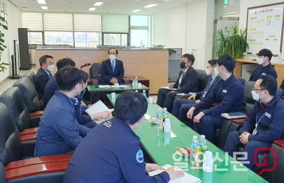 김경석 한국해양교통안전공단 이사장이 26일 인천지사를 방문, 간담회를 갖고 있다./사진=KOMSA 제공
