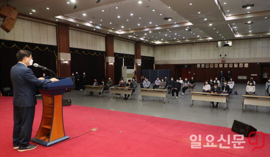 군포시는 한대희 시장 등이 참석한 가운데 6월 월례조회를 가졌다./사진=군포시 제공
