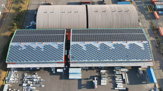 전남 광양항 어울림 공장 650㎾급 지붕태양광 사진 &lt;포항시 제공&gt;