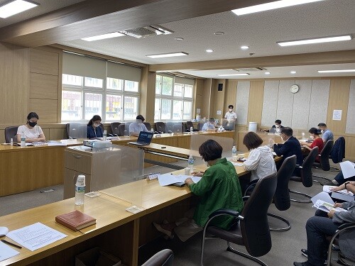 지난 23일 포항여고에서 학교단위 학교공간혁신사업을 위한 심의위원회가 열렸다. (사진=경북교육청 제공)