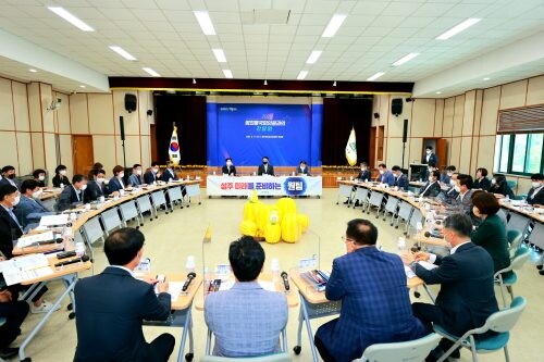 성주군은 11일 지역 국회의원과 현안 소통을 위한 간담회를 가졌다.(사진=성주군 제공)