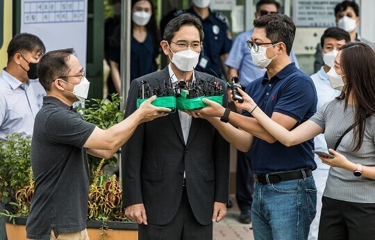 박범계 법무부장관이 이재용 삼성전자 부회장의 경영참여와 관련해 취업제한 위반이 아니라는 입장을 밝혔다. 사진=최준필 기자