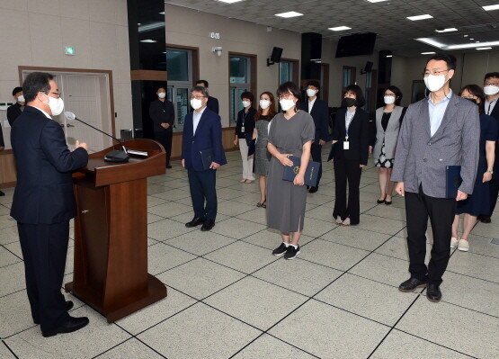 ‘5급 이상 지방공무원 인사발령장 수여식’ 모습.