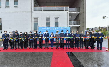 김포시는 8일 수체계시설 수처리장에서 관로 매설공사 준공을 기념하는 팔당원수 통수식을 개최했다. 사진=김포시 제공