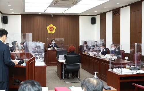 12일 대구시의회 기획행정위원회가 기획조정실에 대한 행정사무감사를 진행하고 있다 (사진=대구시 제공)